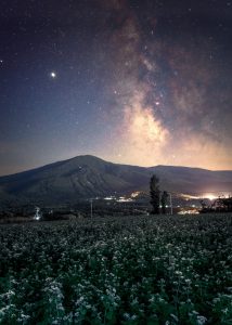 岩内岳に星降る夜 : Mt.Iwanai and the Milkyway